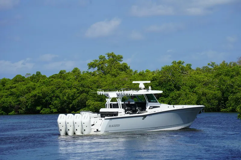 Slide: The Image of Blackfin 400CC 2024 - 5385445