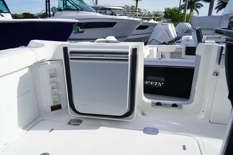 Slide: The Image of Blackfin 400CC 2024 - 5385473