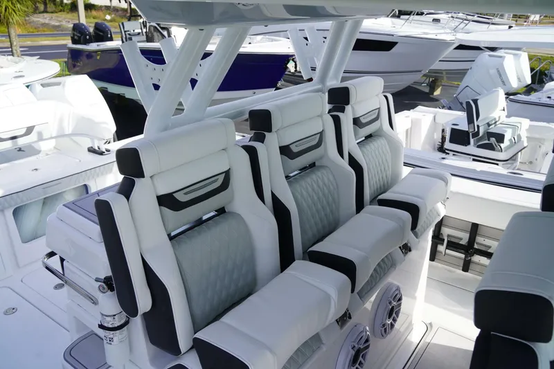 Slide: The Image of Blackfin 400CC 2024 - 5385518
