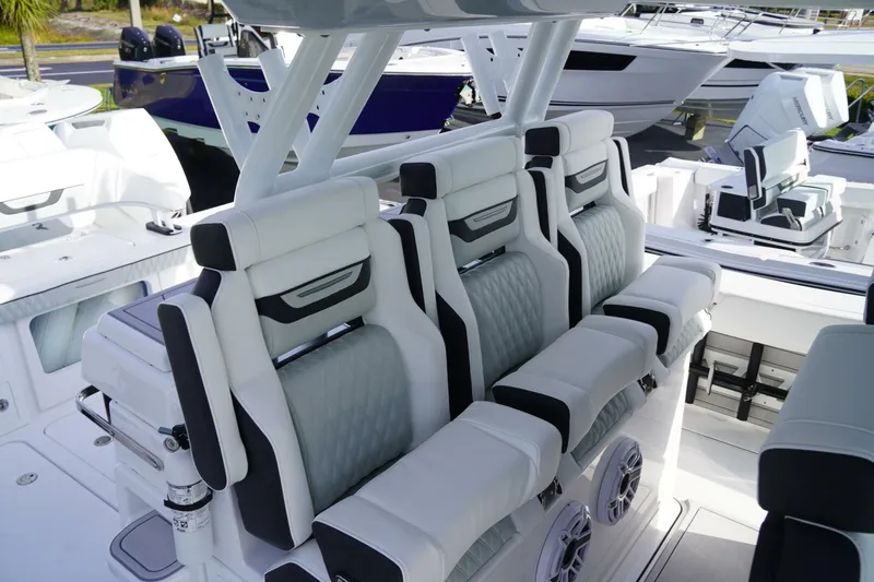 Slide: The Image of Blackfin 400CC 2024 - 5385521