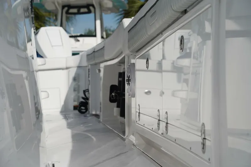 Slide: The Image of Blackfin 400CC 2024 - 5385539
