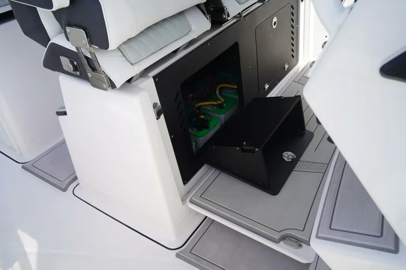 Slide: The Image of Blackfin 400CC 2024 - 5385546