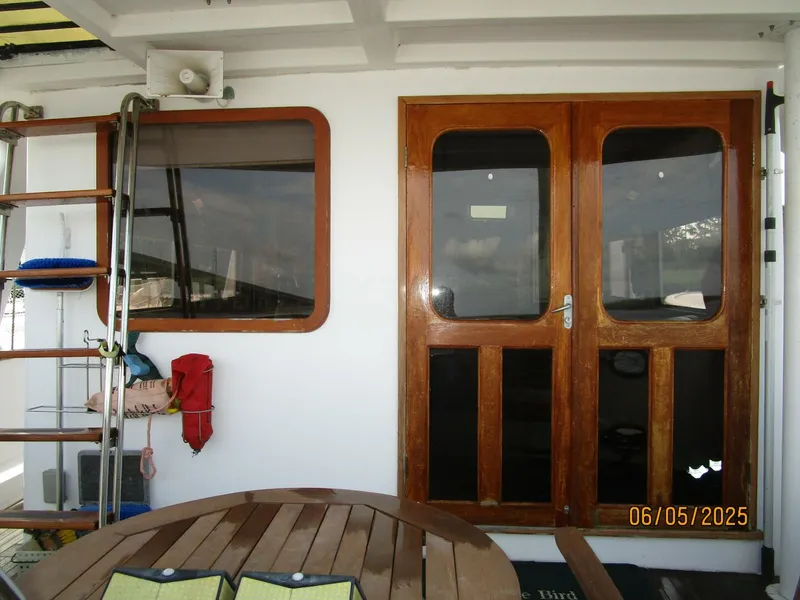 Slide: The Image of 49' DeFever aftdeck forward - 5385771