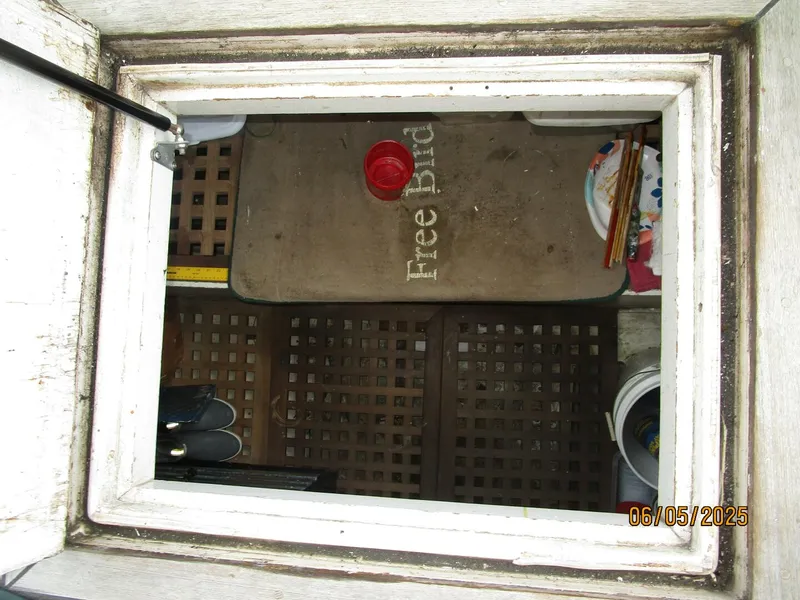 Slide: The Image of 49' DeFever lazarette access - 5385990