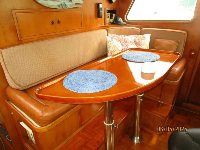 Slide: The Image of 49' DeFever pilothouse seating1 - 5386050