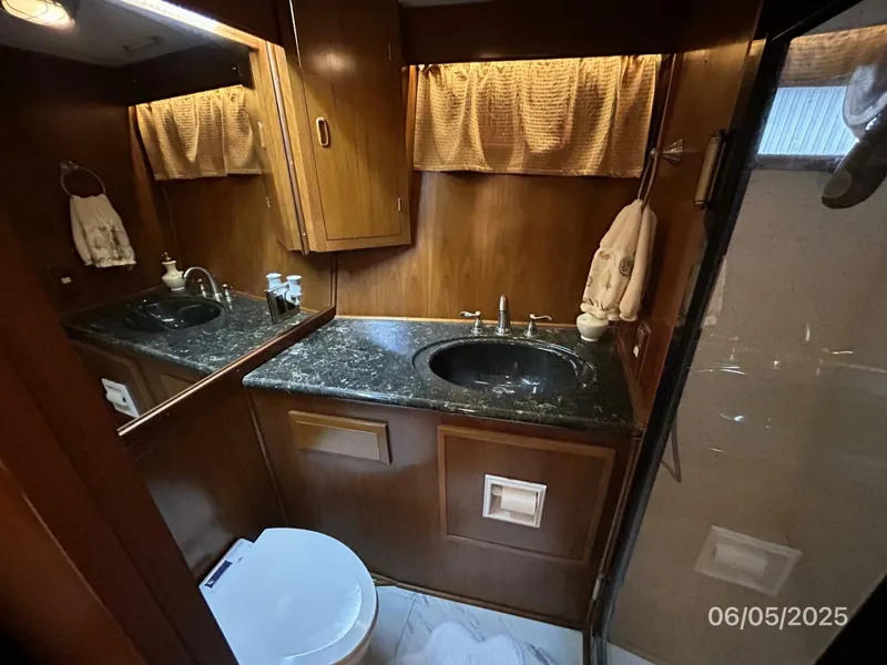 Slide: The Image of 49' DeFever master stateroom head - 5385993