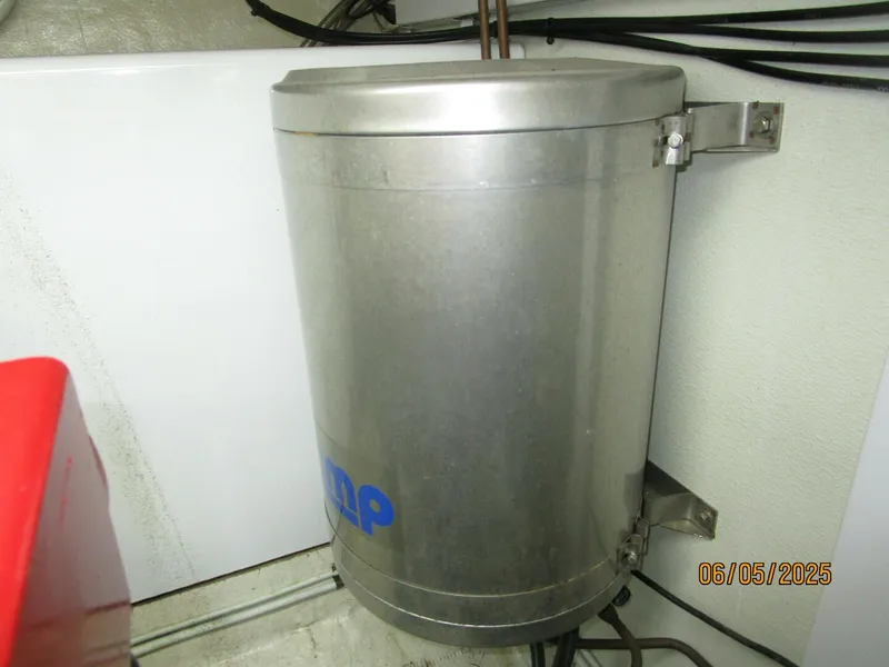 Slide: The Image of 49' DeFever water heater - 5386078
