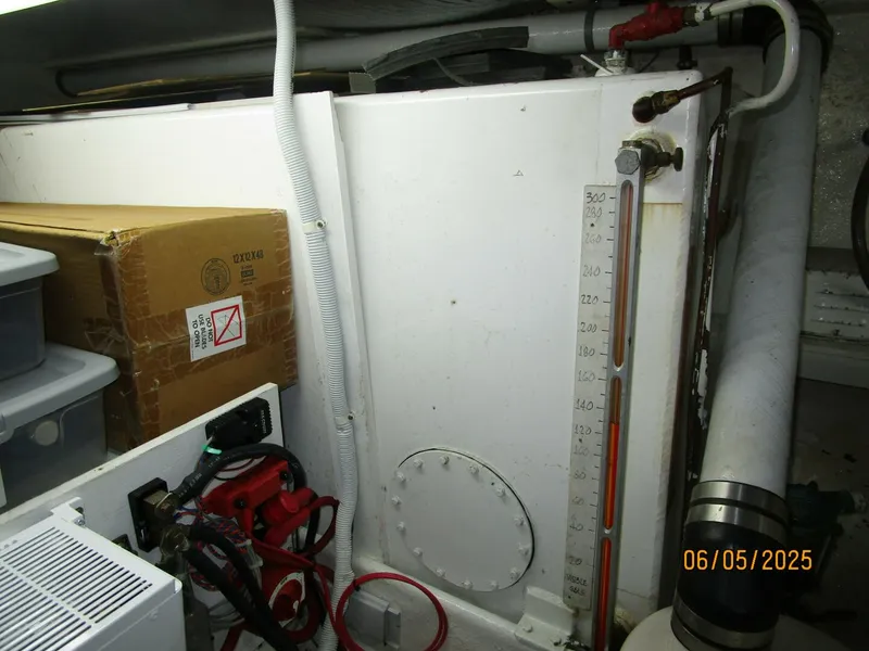 Slide: The Image of 49' DeFever new port aft fuel tank - 5386057