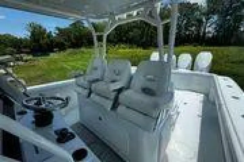 Slide: The Image of Yellowfin 42 Offshore- Helm Seating 2017 Yellowfin 42 Offshore - 5387639
