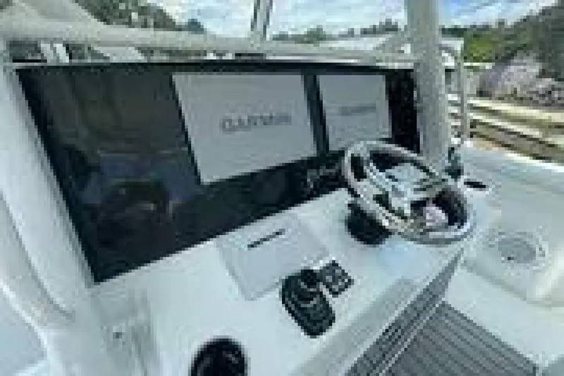 Slide: The Image of Yellowfin 42 Offshore- Helm 2017 Yellowfin 42 Offshore - 5387641