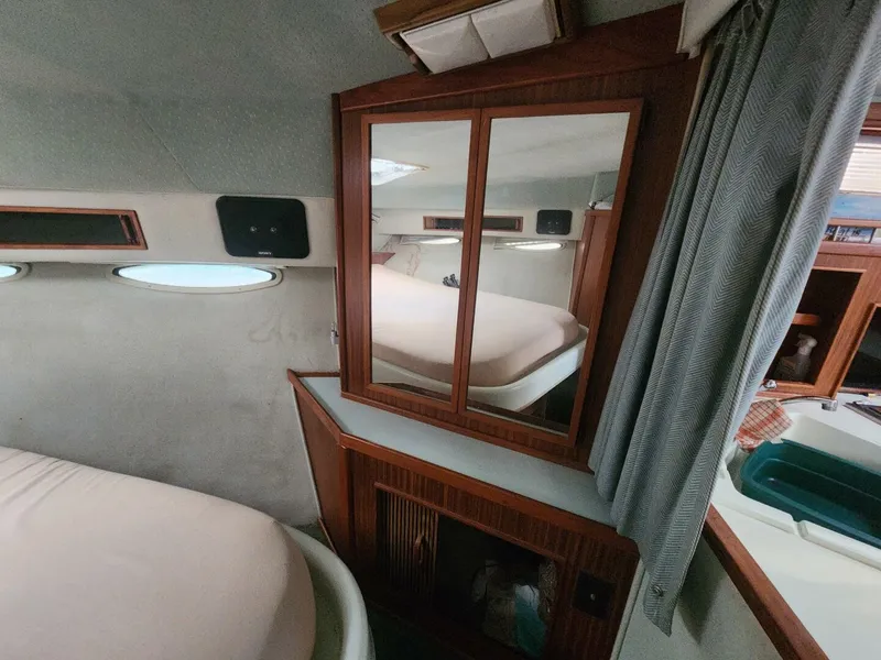 Slide: The Image of Sea Ray 34 1987 - 5387481