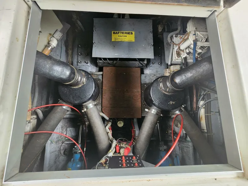 Slide: The Image of Sea Ray 34 1987 - 5387483