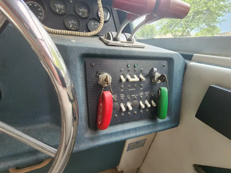 Slide: The Image of Sea Ray 34 1987 - 5387489