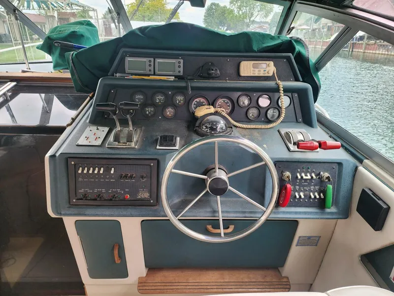 Slide: The Image of Sea Ray 34 1987 - 5387466