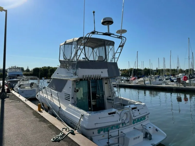 Slide: The Image of Cruisers Yachts 3380 1994 - 5387616