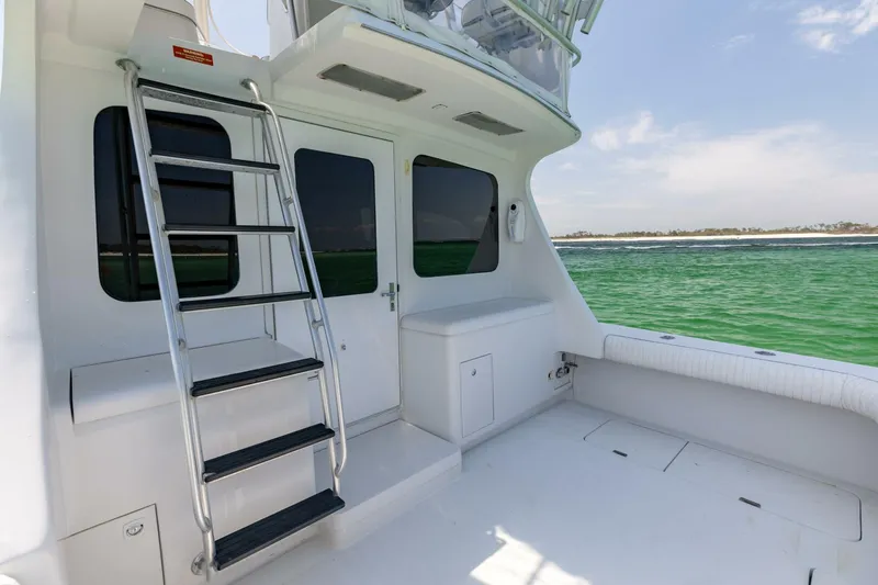 Slide: The Image of 2002 Luhrs 40 Convertible- Trigger Happy- Cockpit - 5387708