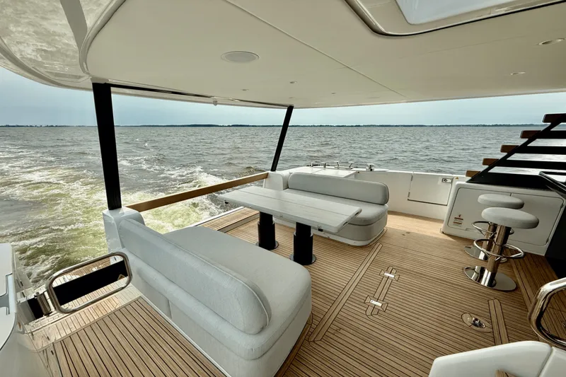 Slide: The Image of Azimut Magellano 60 2026 - 5387929