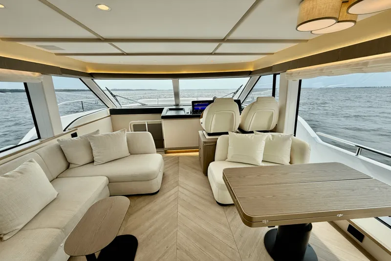 Slide: The Image of Azimut Magellano 60 2026 - 5387945