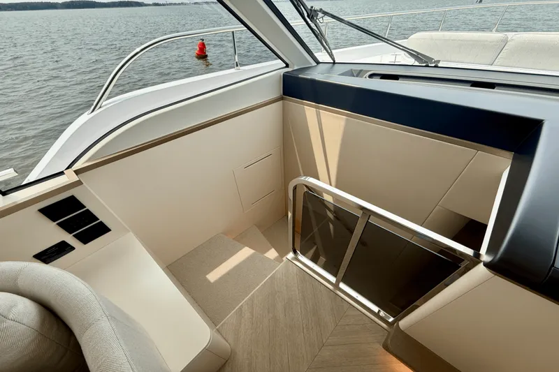Slide: The Image of Azimut Magellano 60 2026 - 5387956