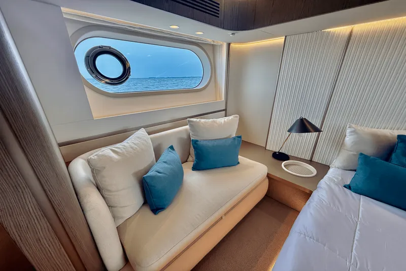 Slide: The Image of Azimut Magellano 60 2026 - 5387966
