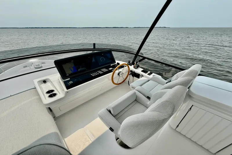 Slide: The Image of Azimut Magellano 60 2026 - 5387987