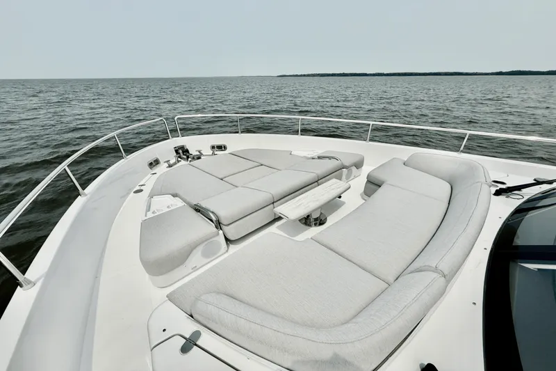 Slide: The Image of Azimut Magellano 60 2026 - 5387996