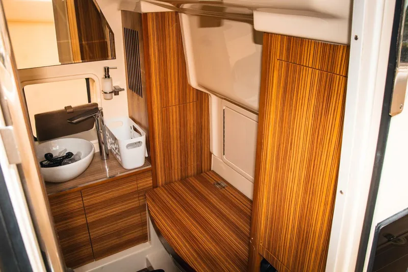 Slide: The Image of Chris-Craft Catalina 34 2017 - 5388570