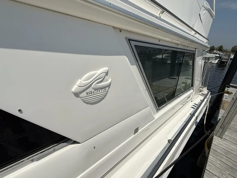 Slide: The Image of Sea Ray 550 Sedan Bridge 1995 - 5390362