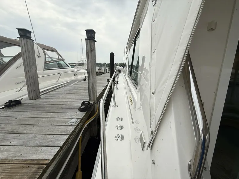 Slide: The Image of Sea Ray 550 Sedan Bridge 1995 - 5390383