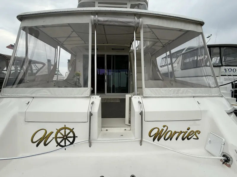 Slide: The Image of Sea Ray 550 Sedan Bridge 1995 - 5390373