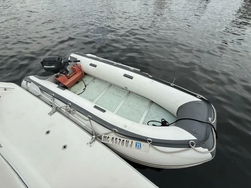Slide: The Image of Sea Ray 550 Sedan Bridge 1995 - 5390374