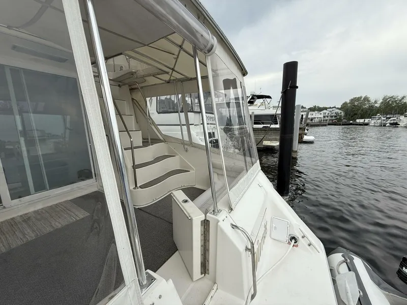 Slide: The Image of Sea Ray 550 Sedan Bridge 1995 - 5390375