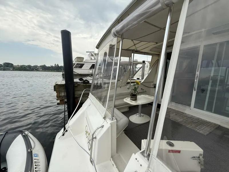 Slide: The Image of Sea Ray 550 Sedan Bridge 1995 - 5390376