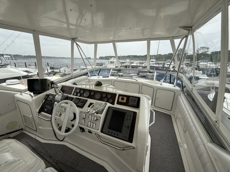 Slide: The Image of Sea Ray 550 Sedan Bridge 1995 - 5390510