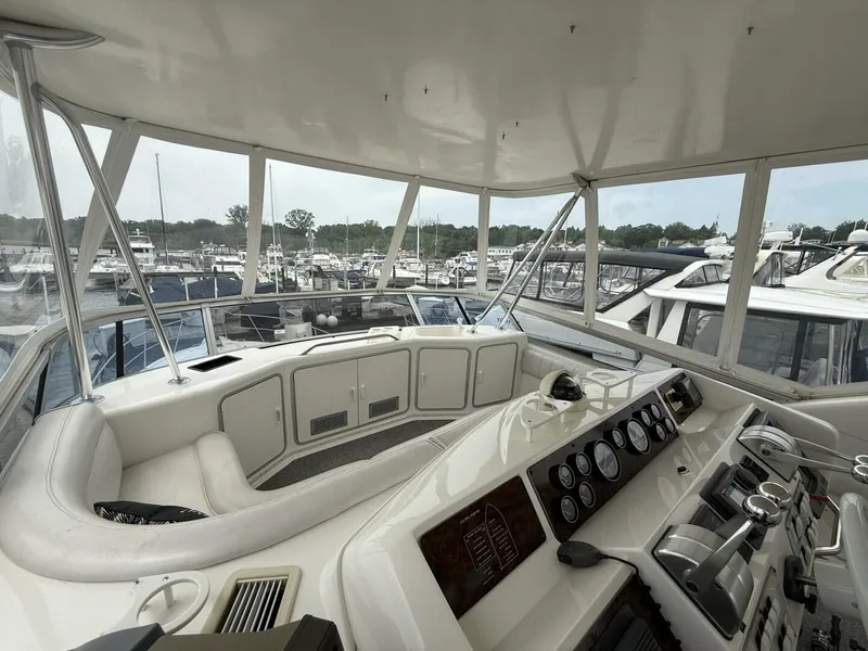 Slide: The Image of Sea Ray 550 Sedan Bridge 1995 - 5390511