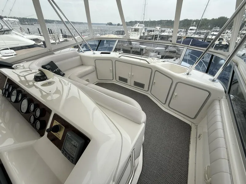 Slide: The Image of Sea Ray 550 Sedan Bridge 1995 - 5390507