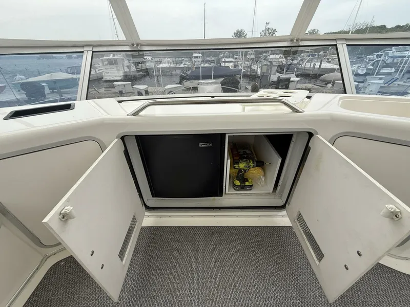 Slide: The Image of Sea Ray 550 Sedan Bridge 1995 - 5390509