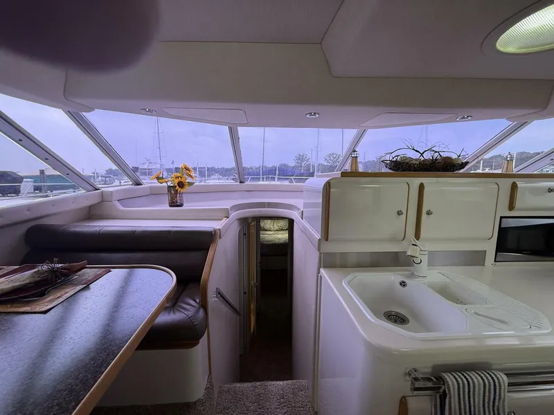 Slide: The Image of Sea Ray 550 Sedan Bridge 1995 - 5390537