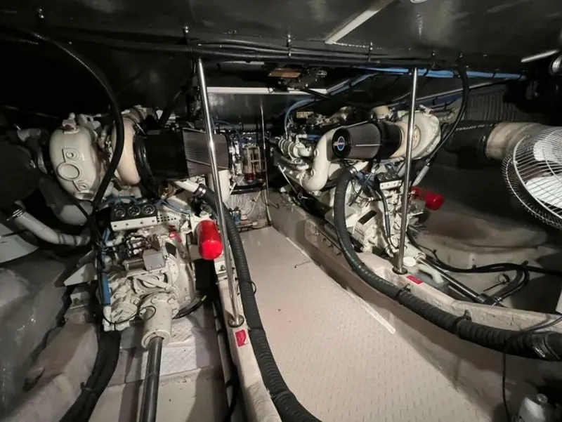 Slide: The Image of Sea Ray 550 Sedan Bridge 1995 - 5390664