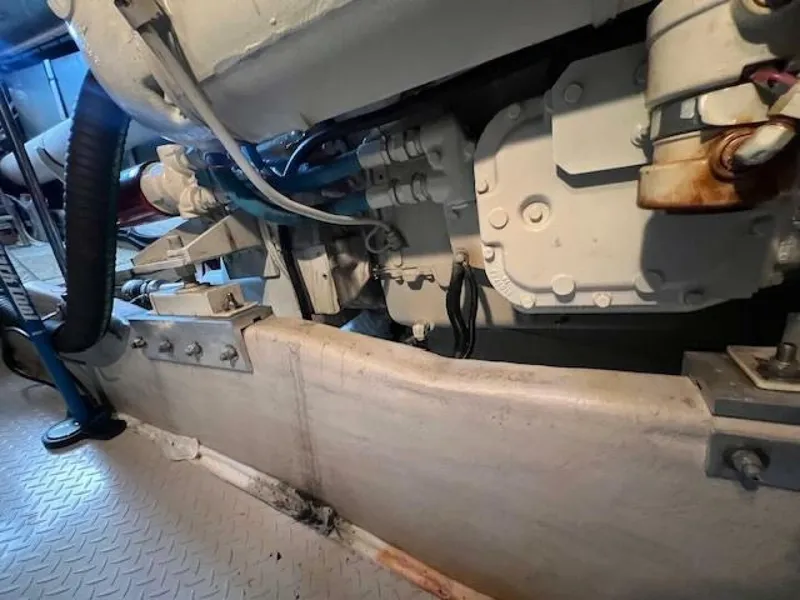 Slide: The Image of Sea Ray 550 Sedan Bridge 1995 - 5565693