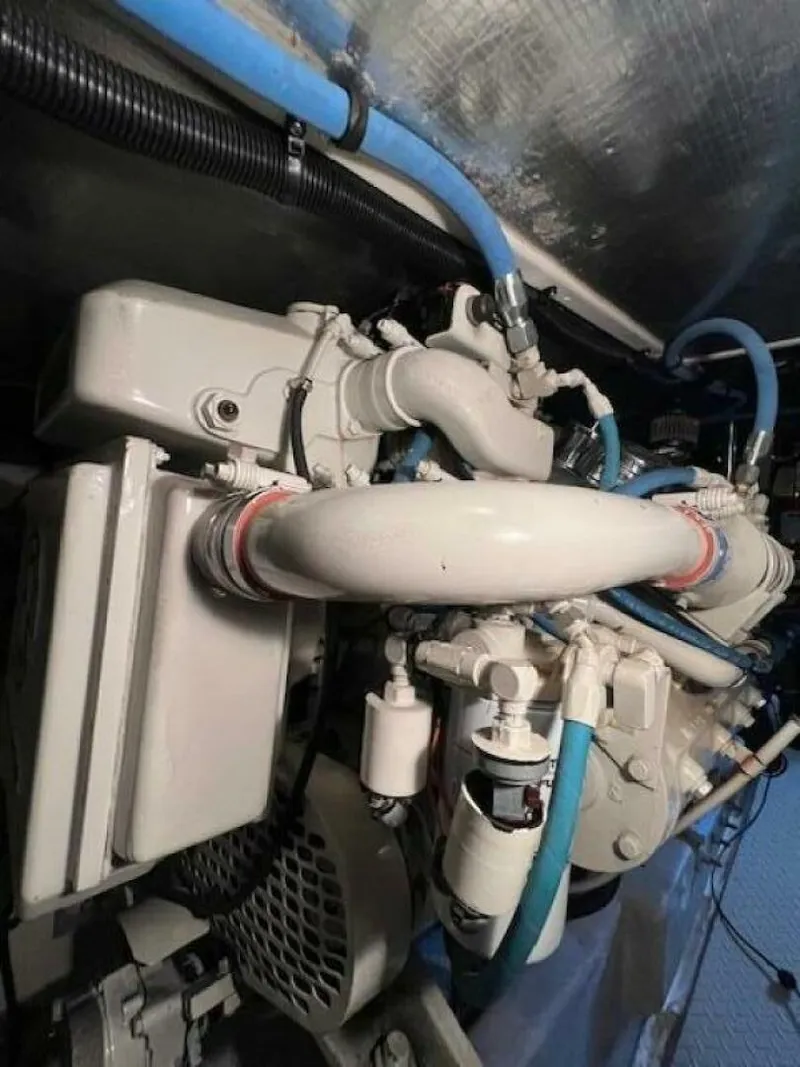 Slide: The Image of Sea Ray 550 Sedan Bridge 1995 - 5565697