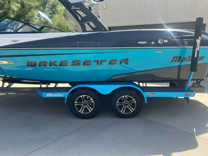 Slide: The Image of Malibu Wakesetter 23LSV 2015 - 5391036