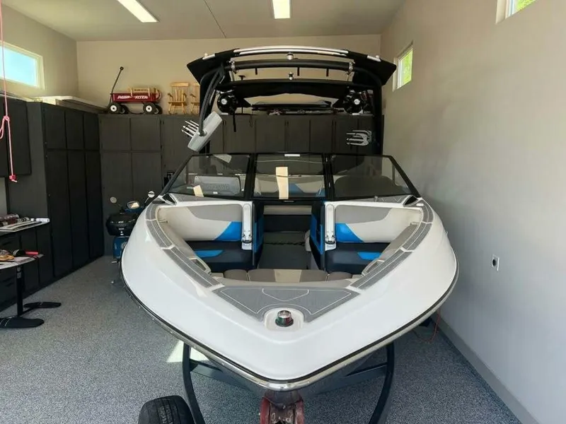 Slide: The Image of Malibu Wakesetter 23LSV 2015 - 5391038
