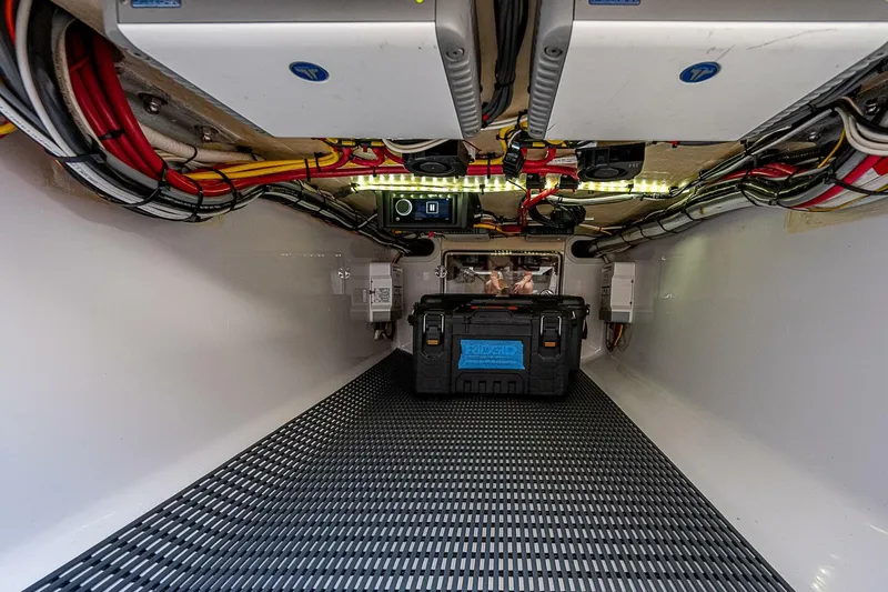 Slide: The Image of Bahama CC w/Quad V10s 2013 - 5389889