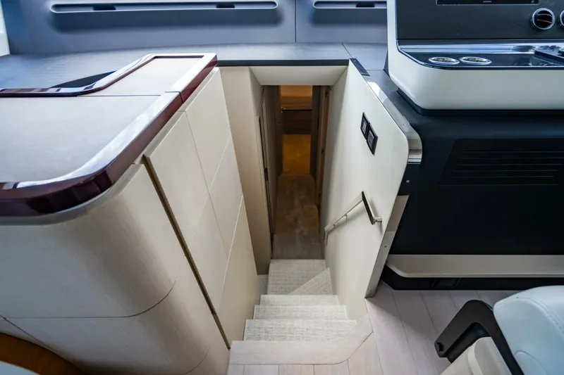 Slide: The Image of Azimut Fly 68 2023 - 5390332