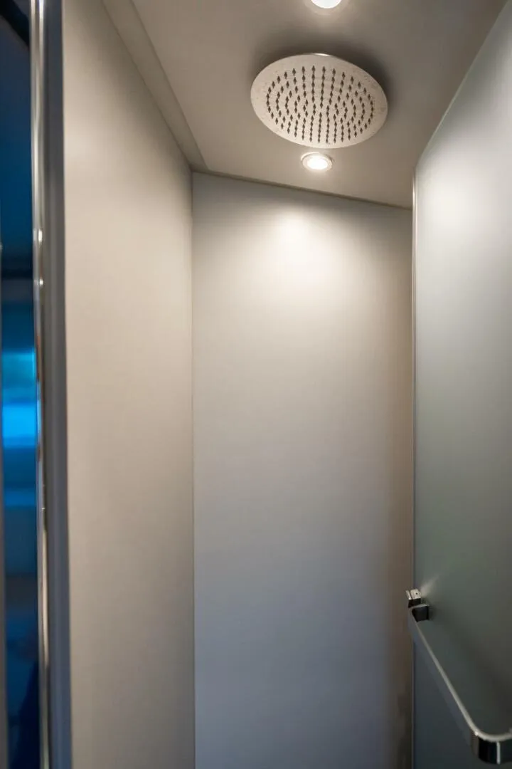 Slide: The Image of Azimut Fly 68 2023 - 5390339