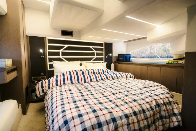 Slide: The Image of Galeon 425 HTS 2023 - 5391593