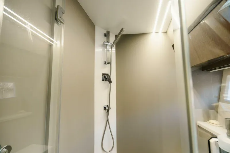 Slide: The Image of Galeon 425 HTS 2023 - 5391599