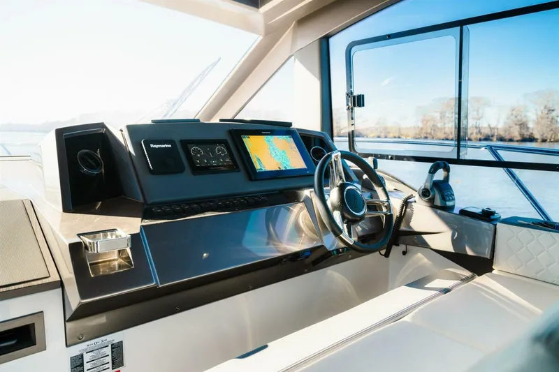 Slide: The Image of Galeon 425 HTS 2023 - 5391613