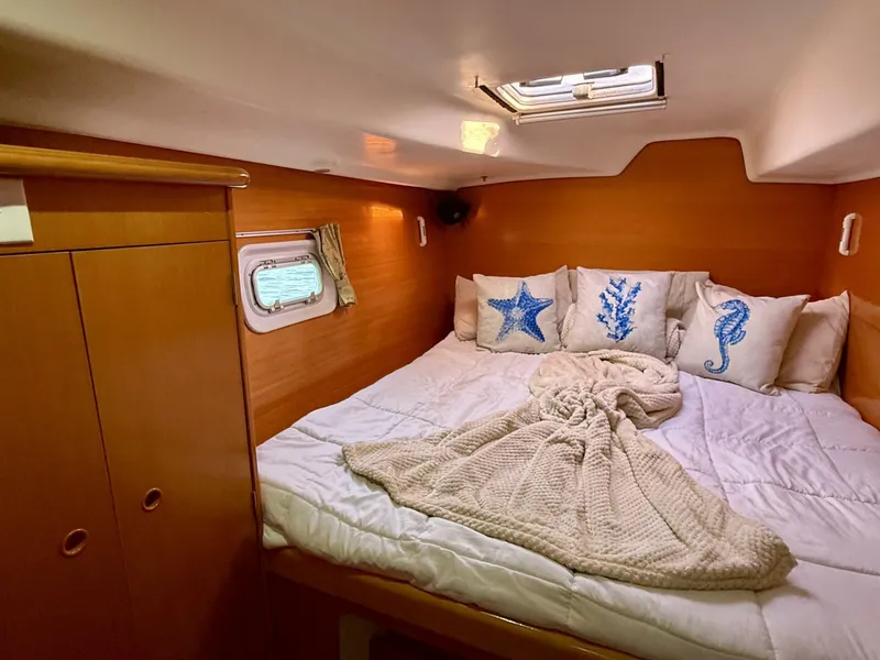 Slide: The Image of Lagoon 380 2004 - 5392902